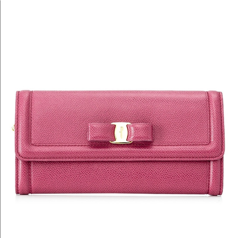 100% authentic Ferragamo Vera bow snap wallet